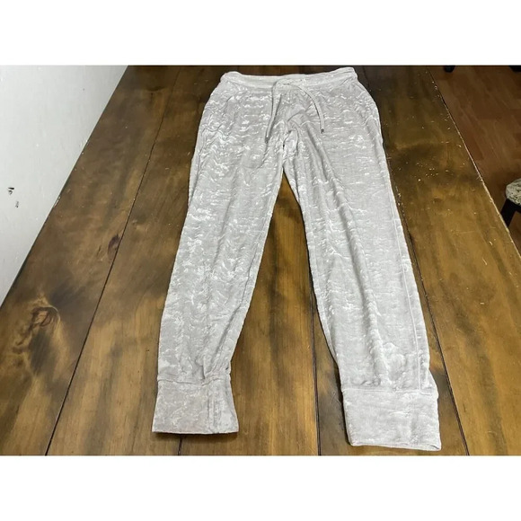 Lululemon Ready To Crush Crushed Velvet Velour Joggers Size 6 Chrome - Picture 1 of 11
